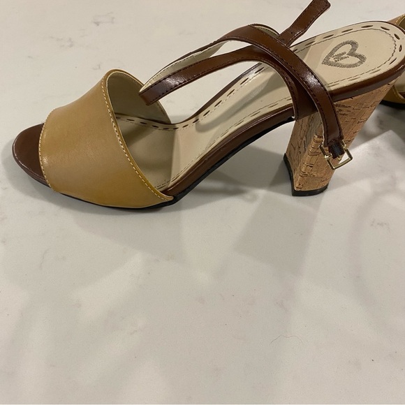 Madeline Brown and Tan Strappy Sandals, Size 8 - Picture 5 of 7